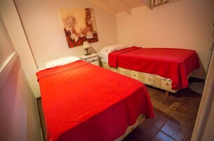 Cabaña para 4 pers. | 1 dormitorio, minibar, caja fuerte y cunas gratuitas