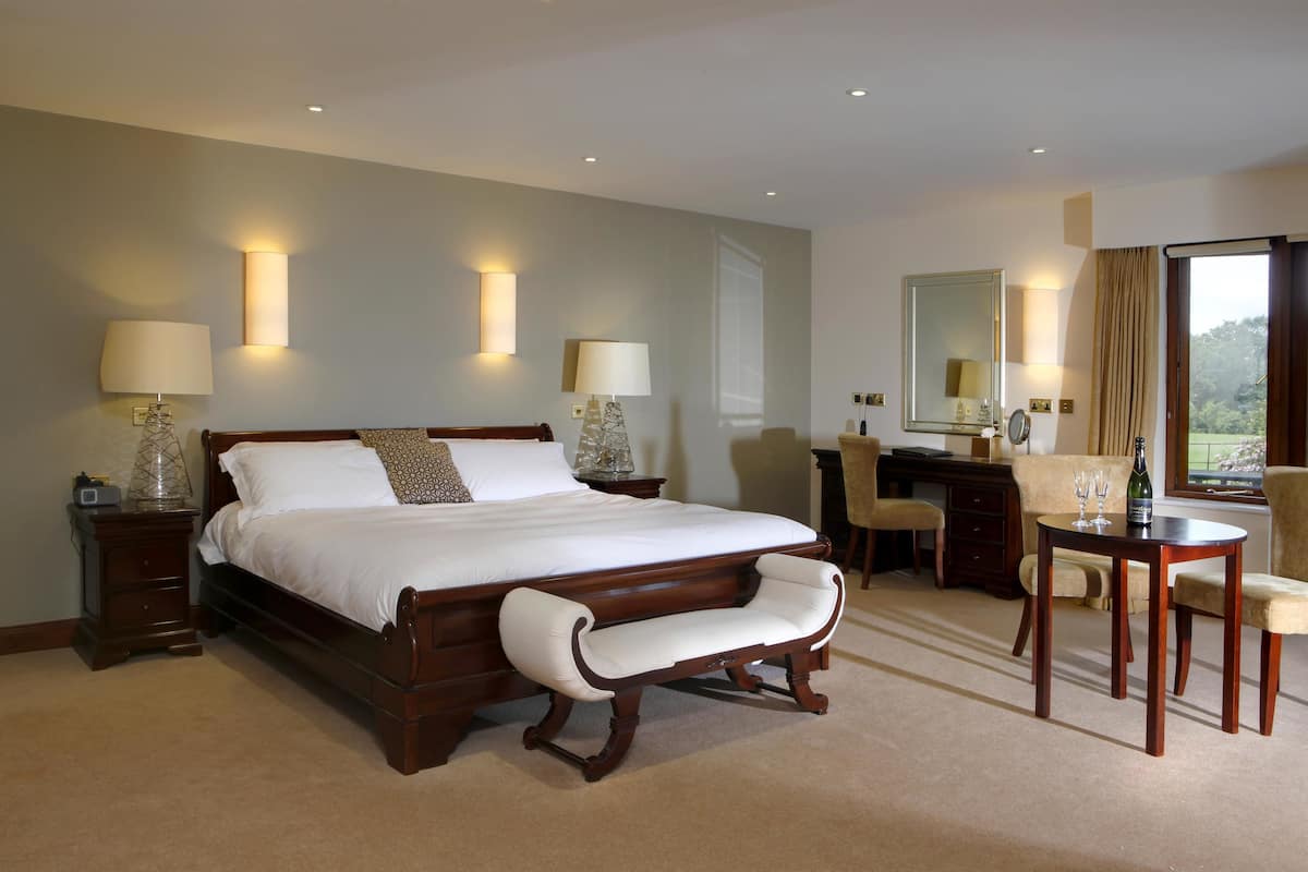 Luxury-Suite, 1Â King-Bett, Nichtraucher (Walk-in Shower)