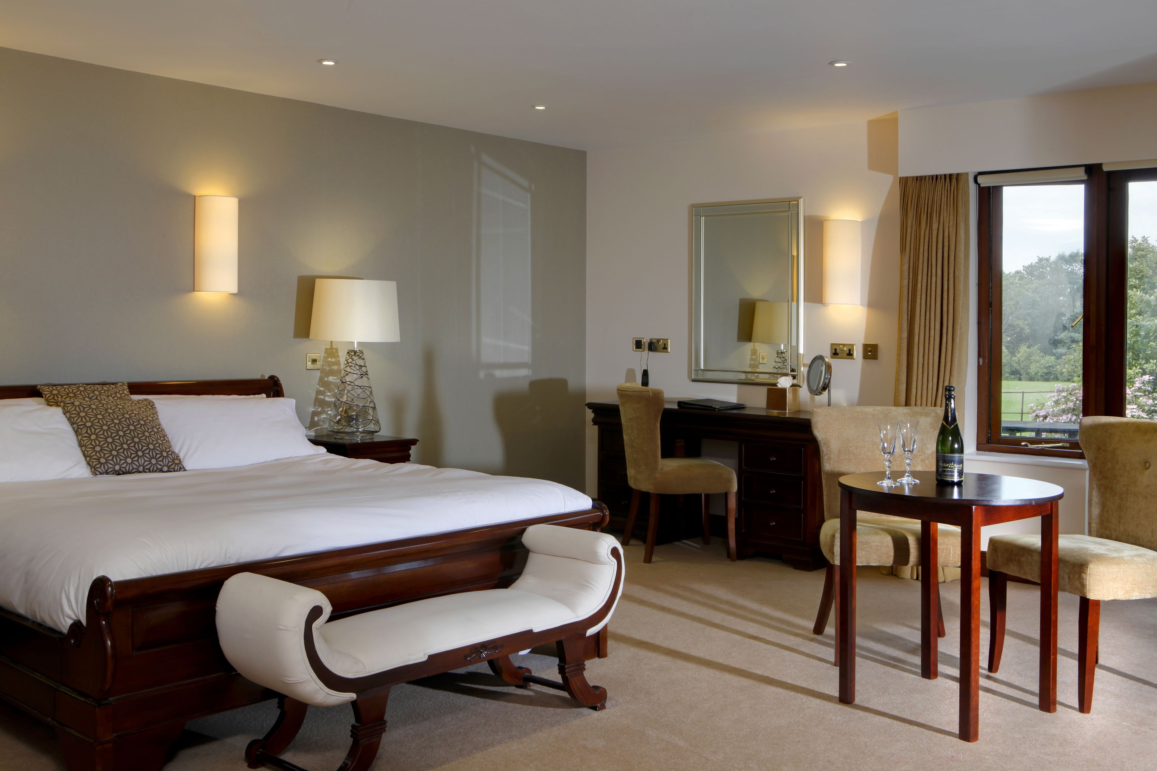 luxury suite, 1 king bed, non smoking (walk-in shower) | egyptian cotton sheets, premium bedding, in-room safe, desk
