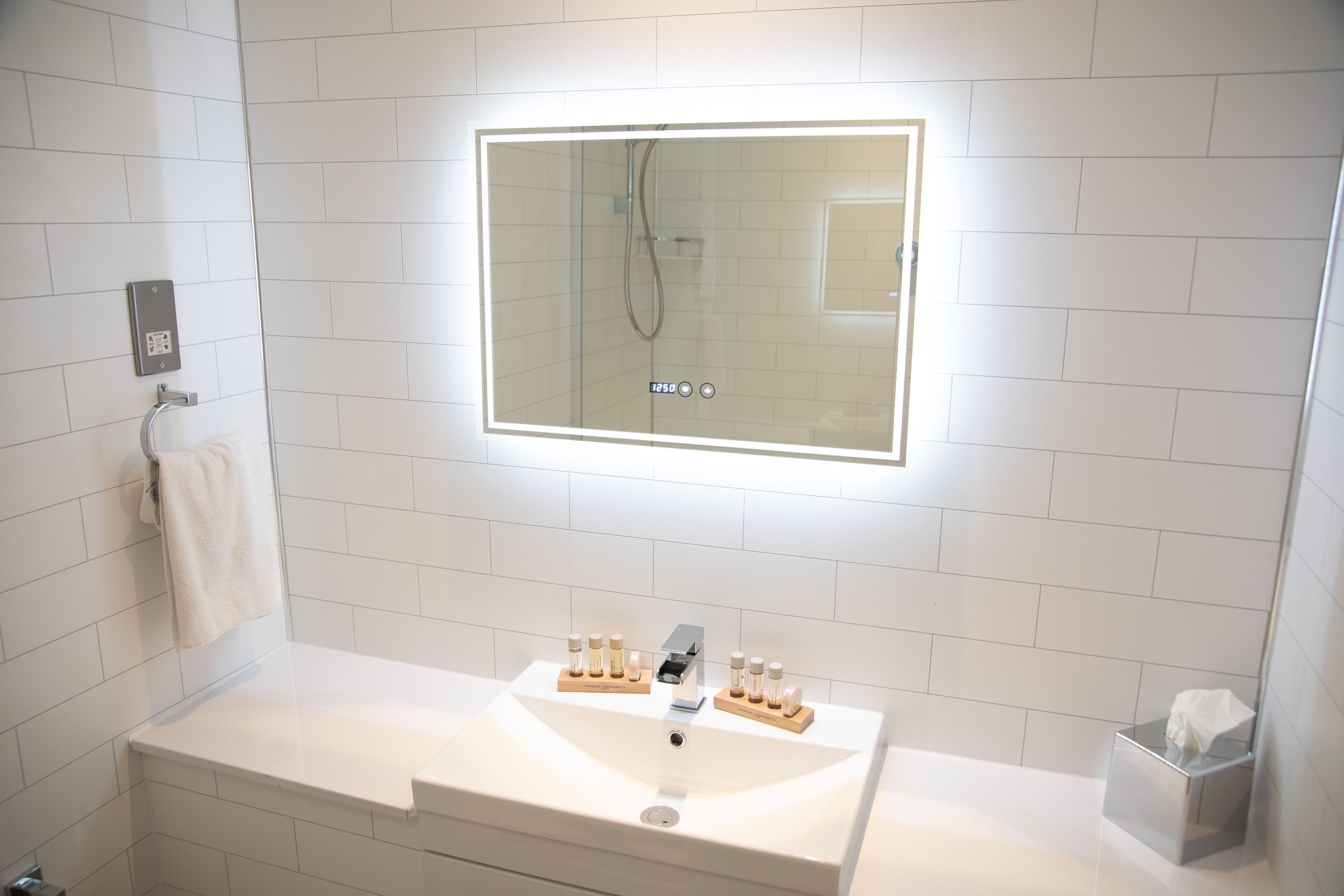 combined shower/bathtub, free toiletries, hair dryer, towels