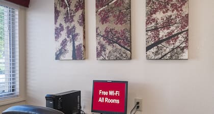 Red Roof Inn PLUS+ Poughkeepsie