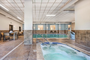 Indoor pool - Drury Plaza Hotel Flagstaff (Flagstaff)