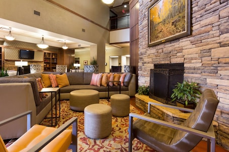 Lobby. Drury Inn & Suites Flagstaff