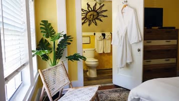 Articles de toilette gratuits, sĂšche-cheveux, peignoirs