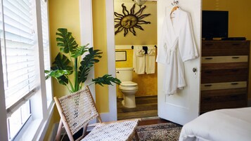 Set di cortesia gratuito, asciugacapelli, accappatoio, asciugamani