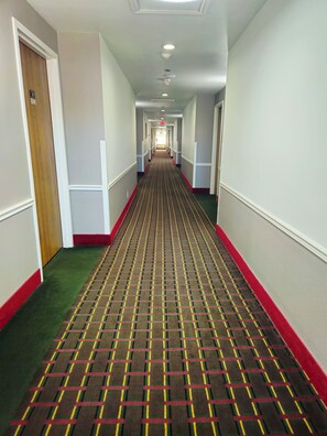 Hallway - Guest House Inn (Lubbock)