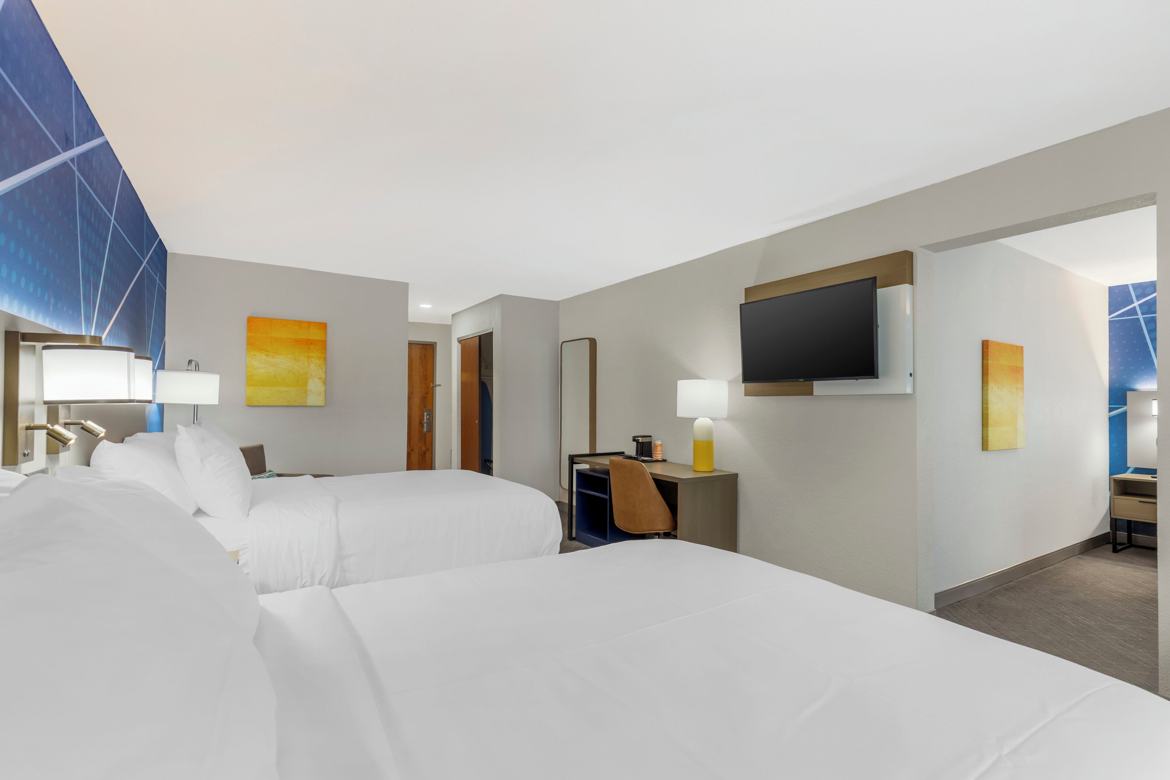 Suite estándar, varias camas, no fumadores | Cortinas opacas, tabla de planchar con plancha, wifi gratis