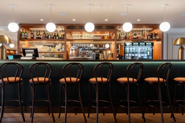 Bar (en la propiedad)