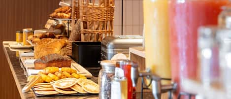 Desayuno buffet todos los días (con cargo)