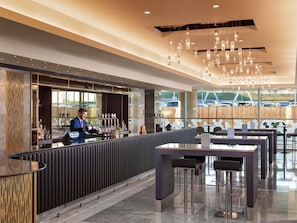 2 restaurants; breakfast and dinner served  - Sofitel London Heathrow (West Drayton)