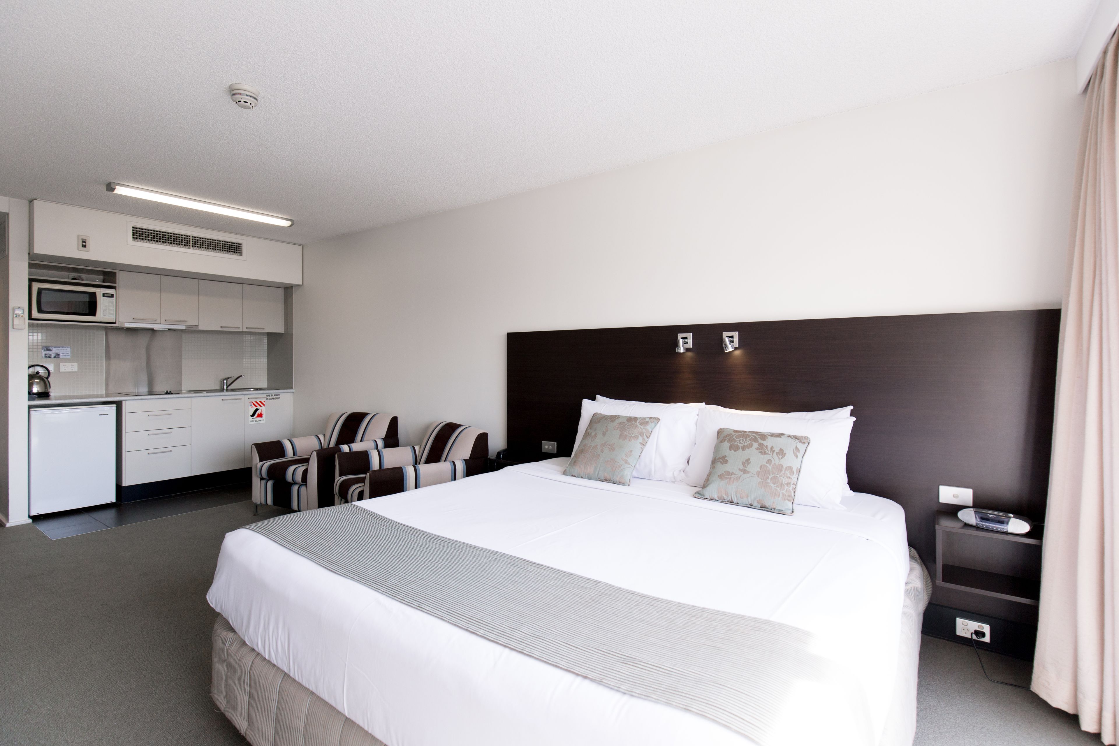 St Ives Apartments — image 18