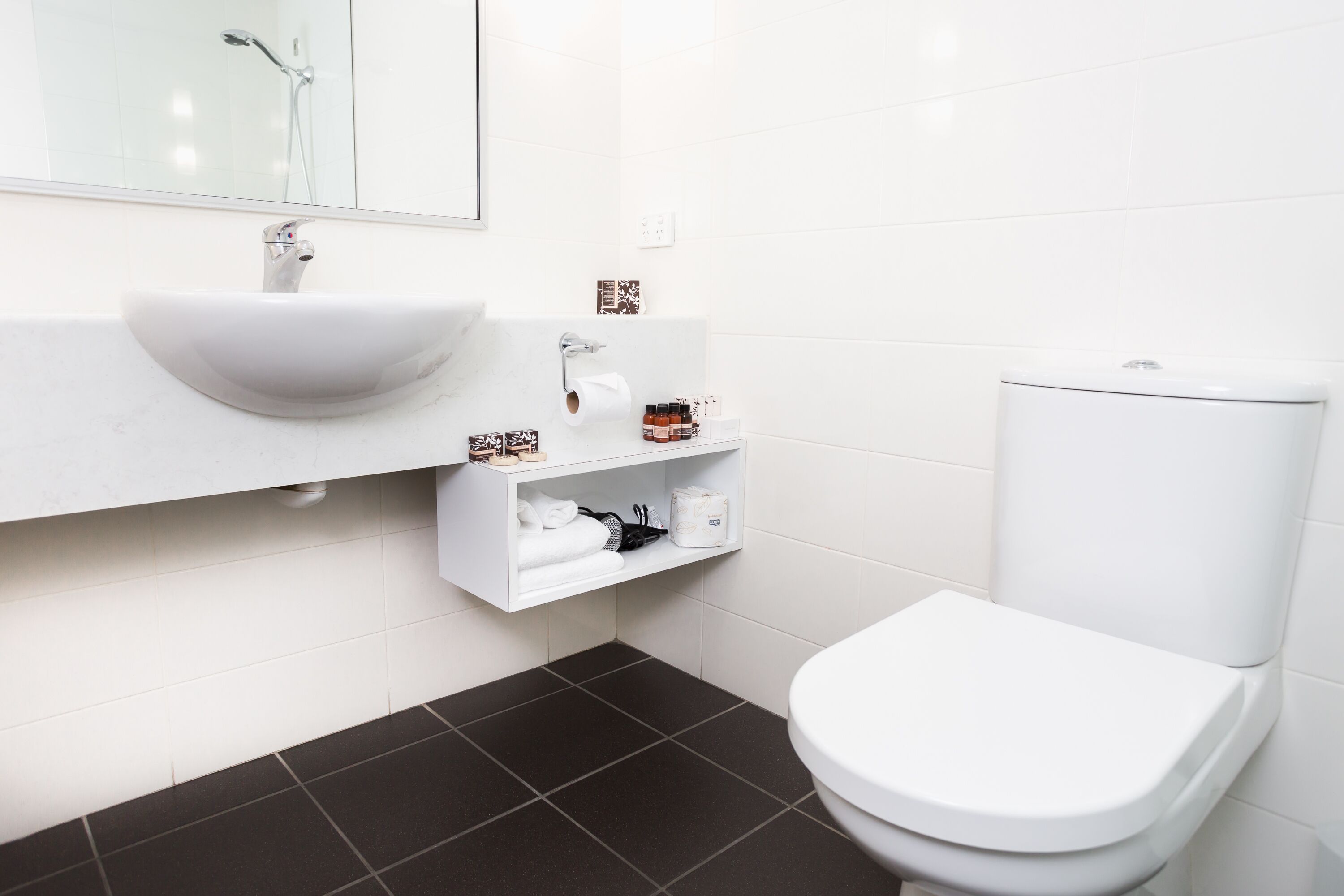 St Ives Apartments — image 23