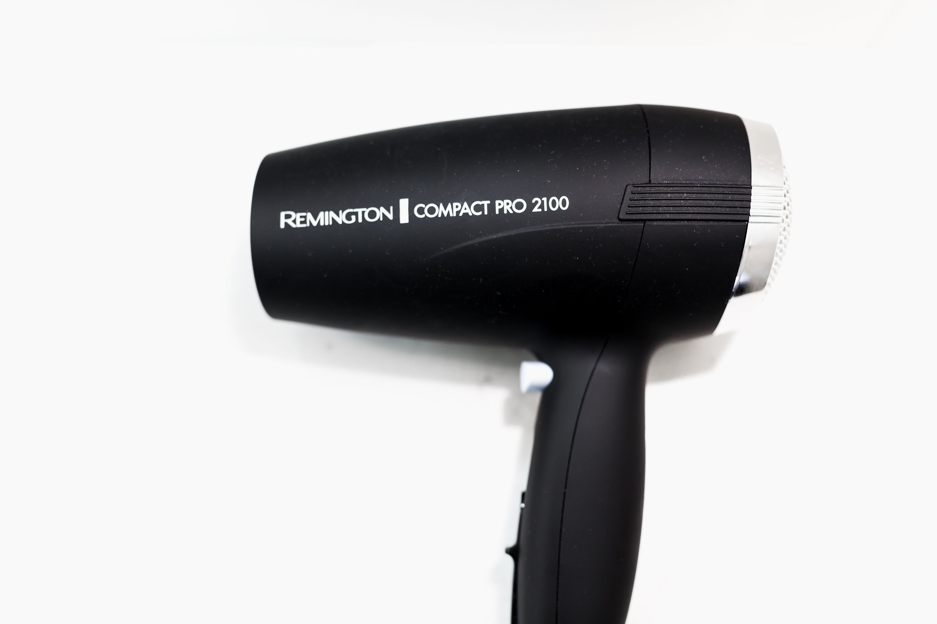 Secador de pelo Remington Compact Pro 2100.