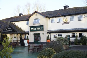 Exterior - The Wee Waif Reading by Greene King Inns (Reading)