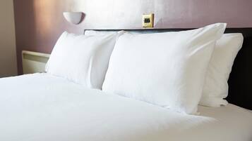 Family Room | Iron/ironing board, free WiFi, bed sheets