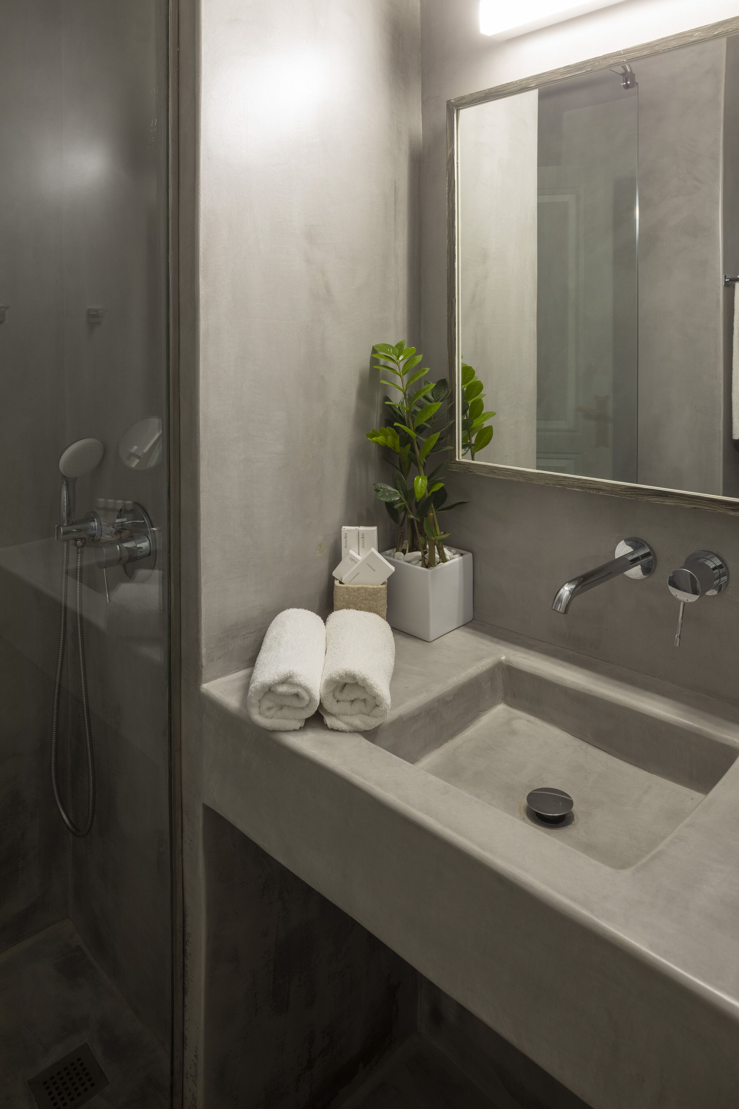 superior room | premium bedding, down duvets, minibar, in-room safe