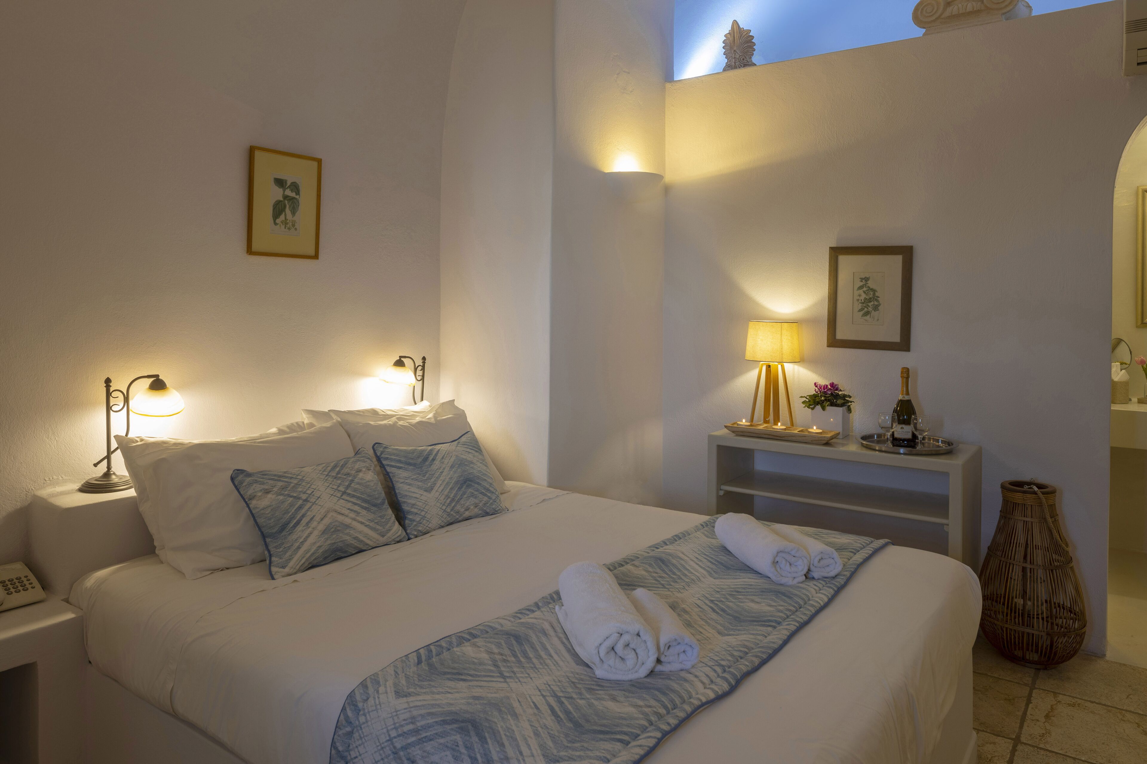 standard room | premium bedding, down duvets, minibar, in-room safe