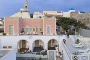 Front of property - Aria Lito Mansion (Santorini)