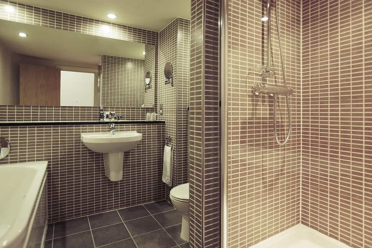 premium bedding, in-room safe, desk, laptop workspace