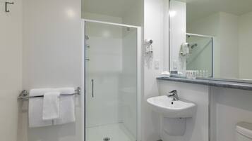 Shower, free toiletries, towels