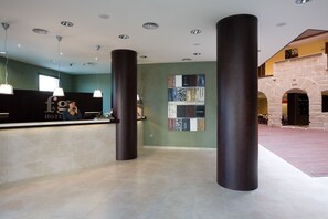 Reception - F&G Logroño Hotel (Logroño)