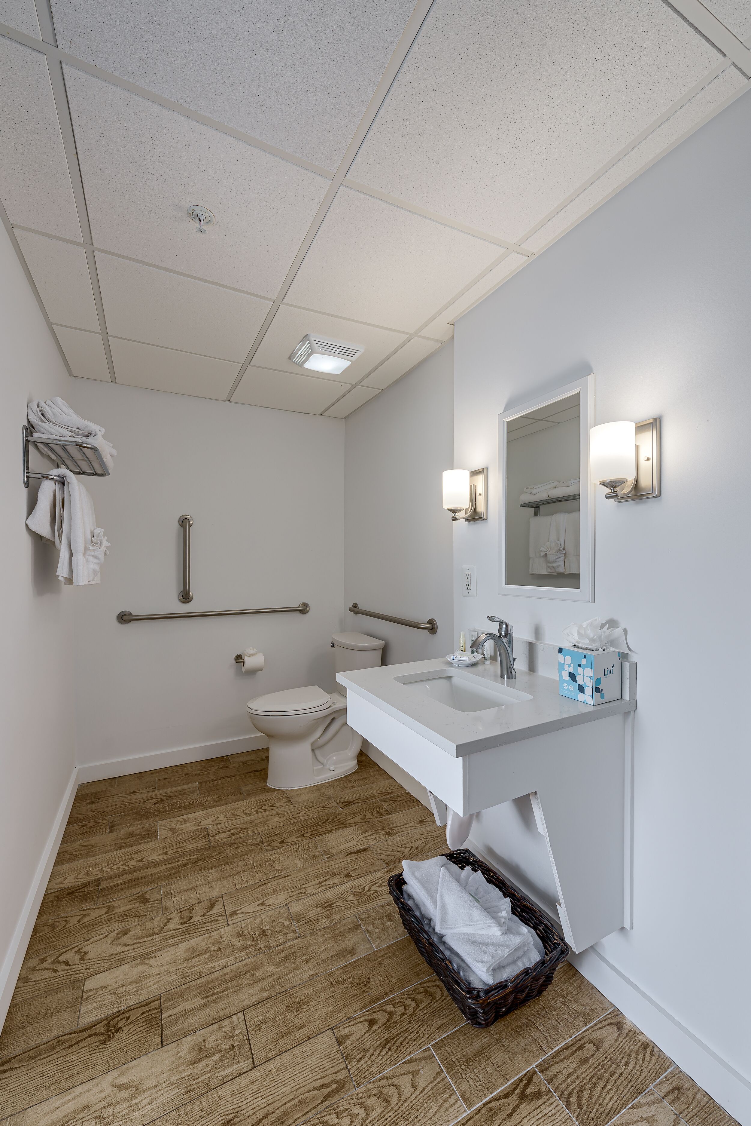 combined shower/bathtub, free toiletries, hair dryer, bathrobes