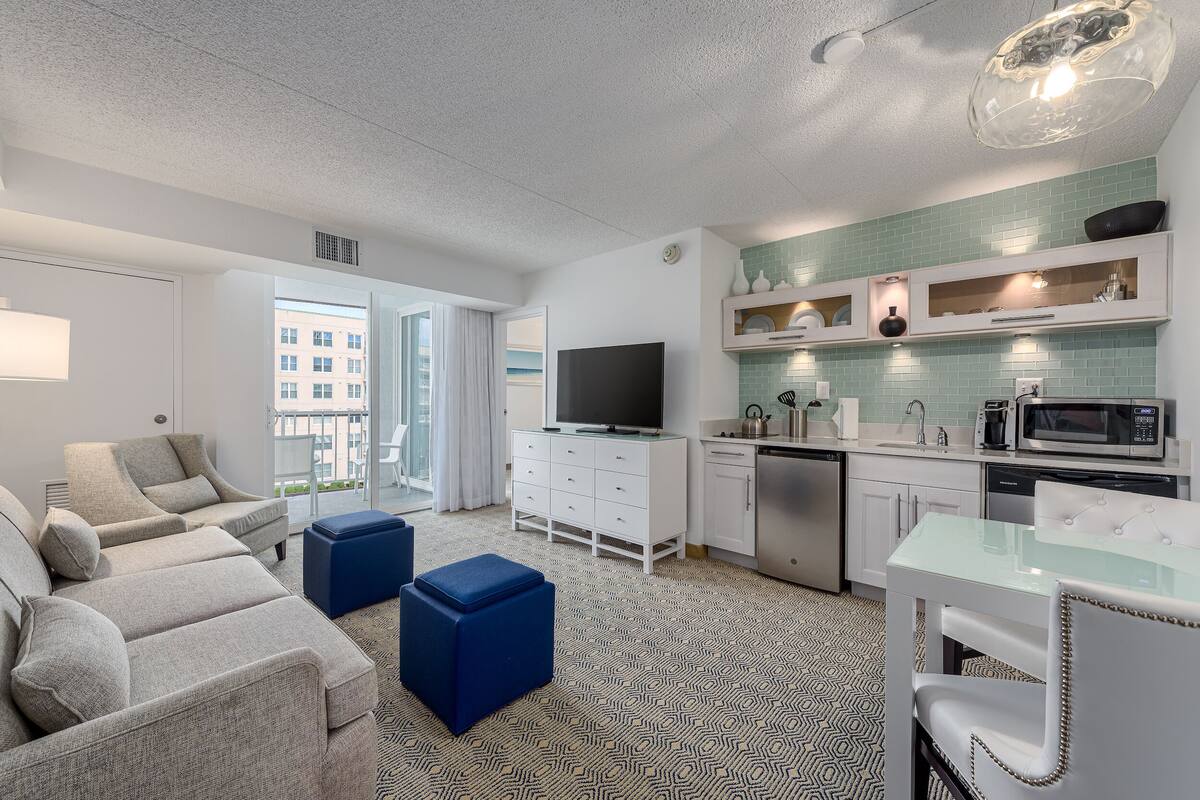 hypo-allergenic bedding, in-room safe, individually decorated