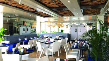 Lunch, dinner served; seafood, beach views