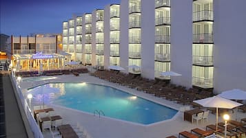 Seasonal outdoor pool, pool umbrellas, sun loungers