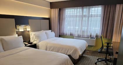 Holiday Inn Express Maspeth by IHG
