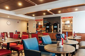 Free daily buffet breakfast - Holiday Inn Express Maspeth by IHG (Maspeth)