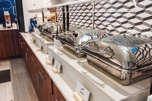 Holiday Inn Express Maspeth by IHG