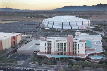 Renaissance® Phoenix Glendale Hotel & Conference Center