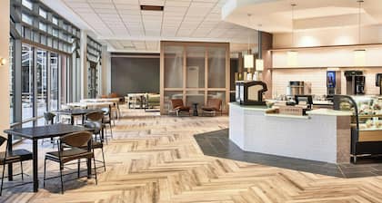 Renaissance® Phoenix Glendale Hotel & Conference Center