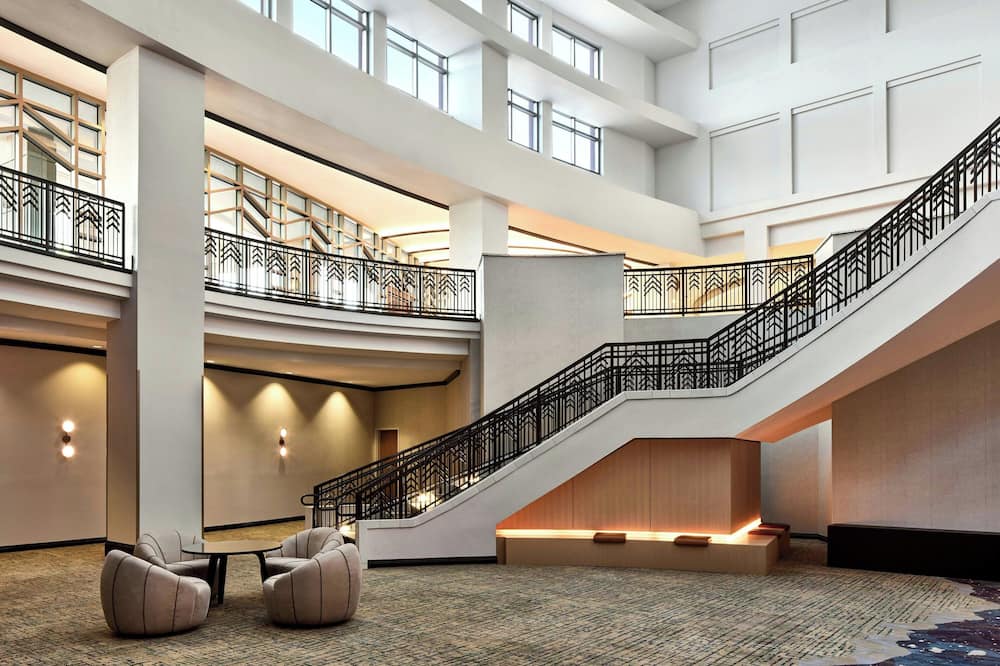 Renaissance® Phoenix Glendale Hotel & Conference Center