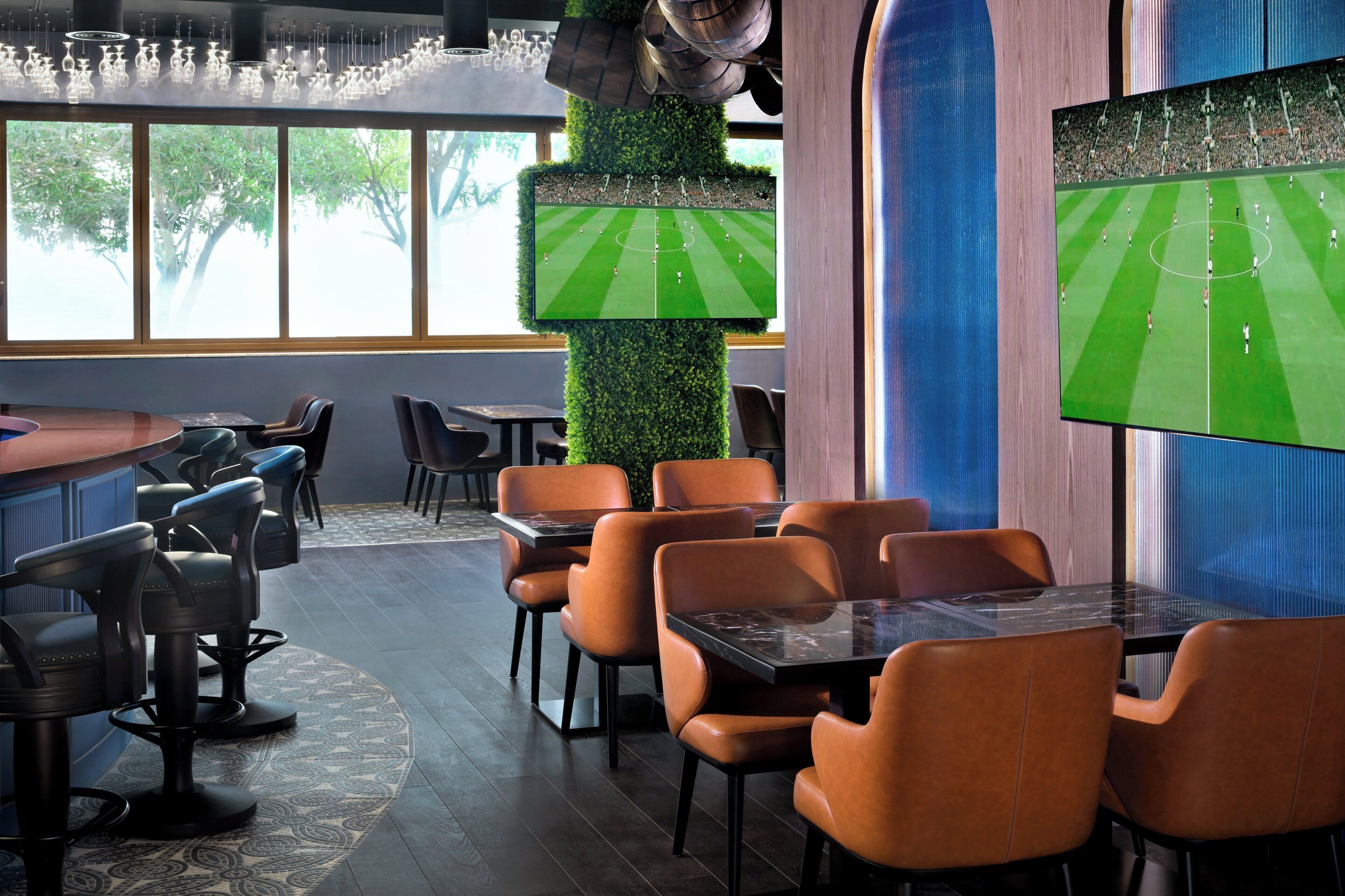 Breakfast, lunch and dinner served