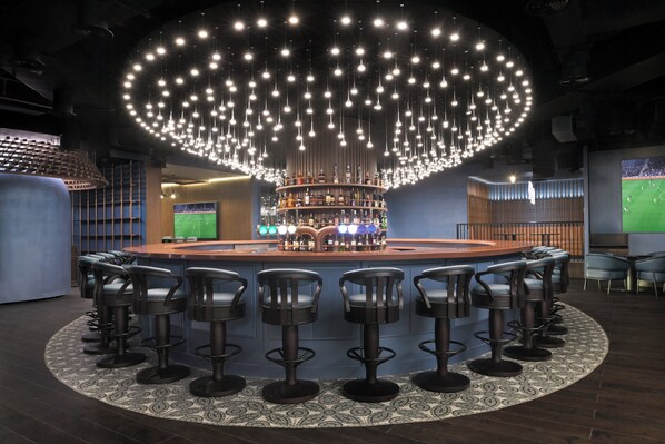 Breakfast, lunch and dinner served