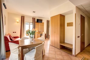 Triple Room | Hypo-allergenic bedding, in-room safe, desk, soundproofing - Hotel San Marco (Rome)
