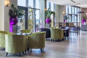 Breakfast, lunch, dinner served; British cuisine, sea views
