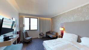 Beach/ocean view - Radisson Blu Waterfront Hotel, Jersey (St. Helier)