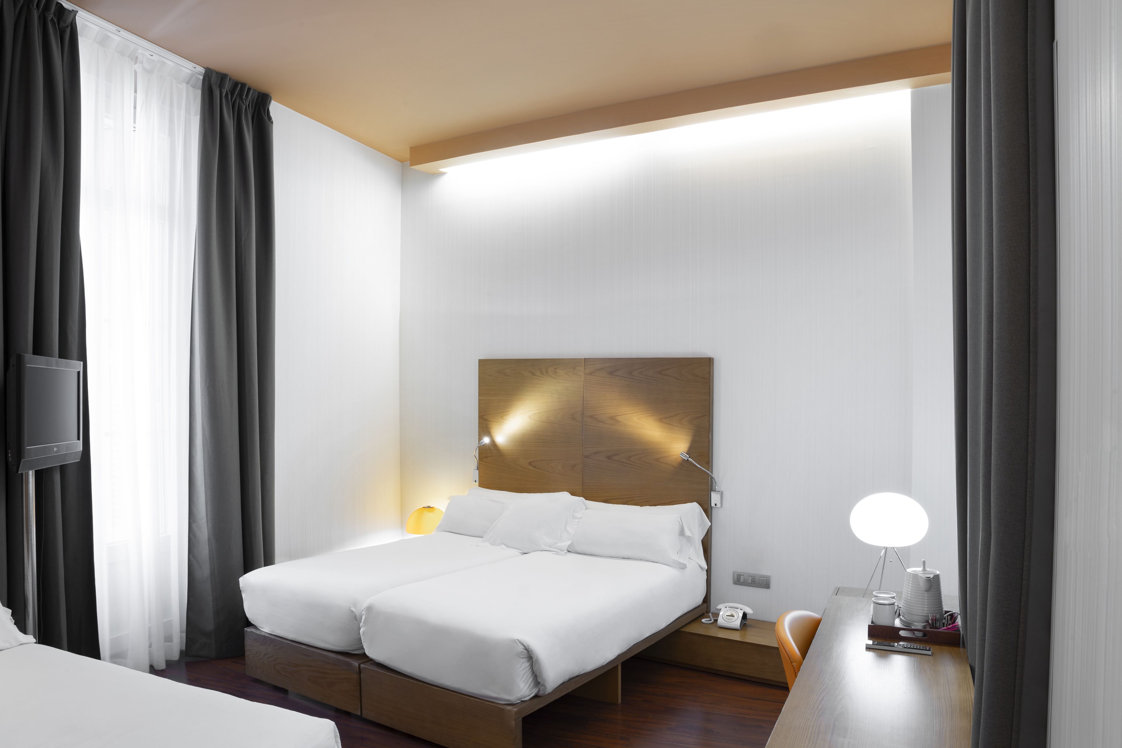 triple room | 1 bedroom, minibar, in-room safe, desk