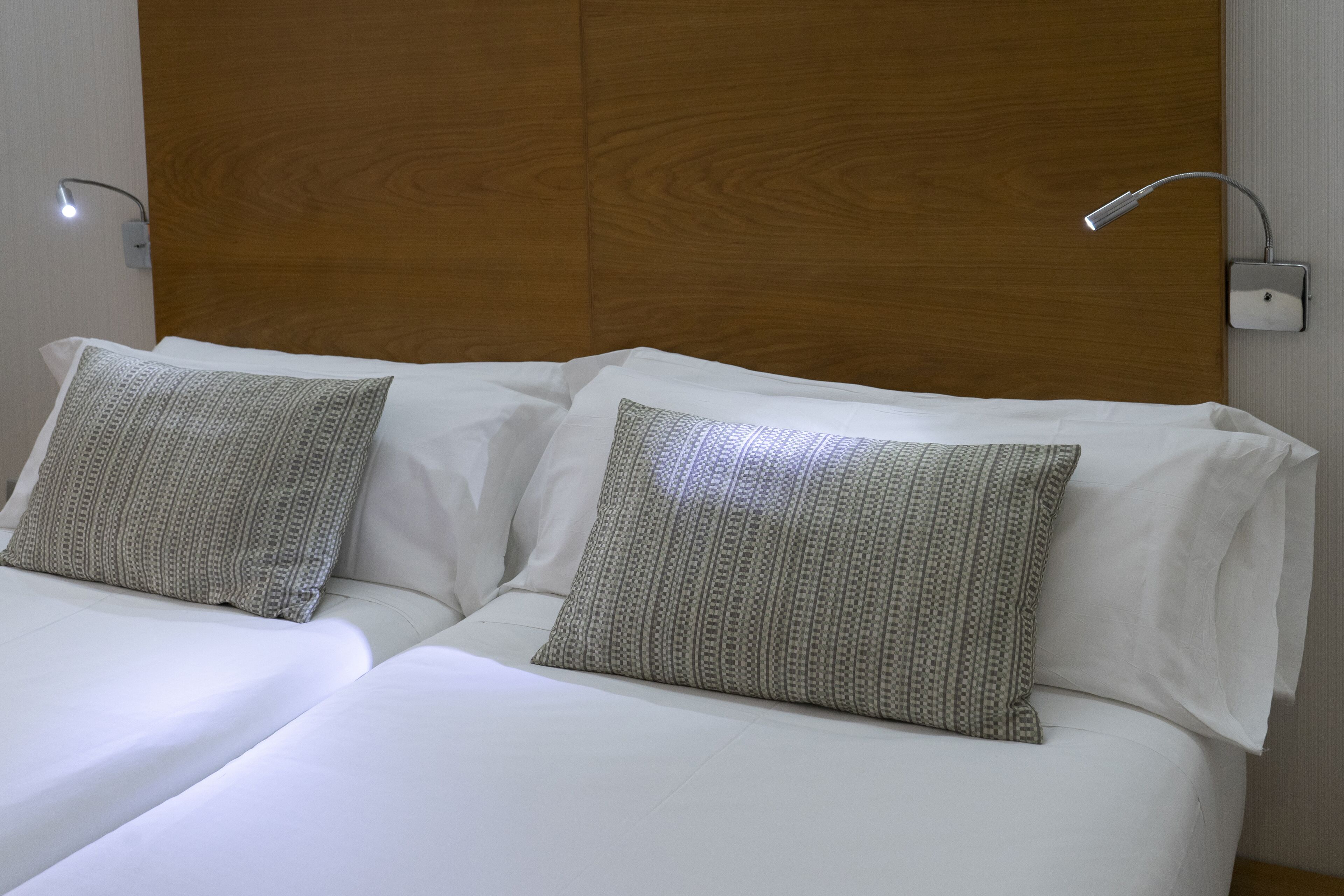 quadruple room | 1 bedroom, minibar, in-room safe, desk