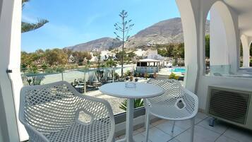 Standard Room, Mountain View | Balcony