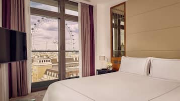 Junior Suite, 1 Double Bed (London Eye View) | City view
