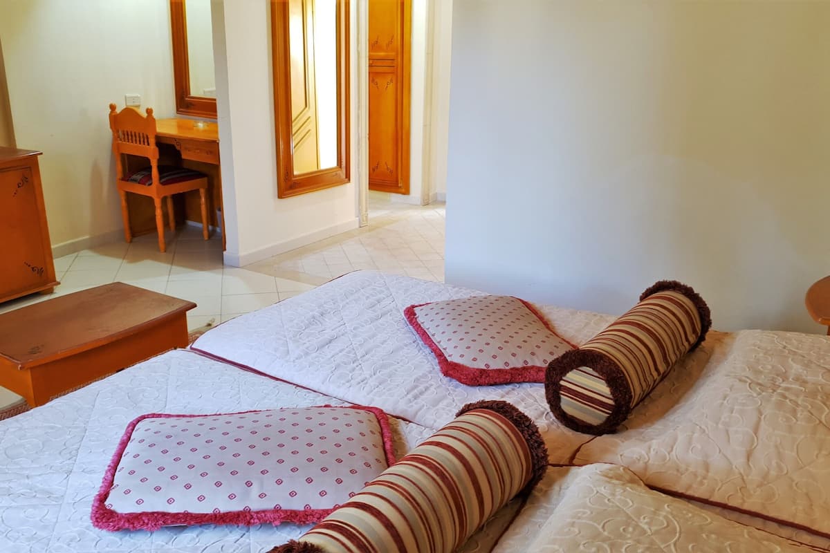 1 Schlafzimmer, kostenlose Babybetten, WLAN, Bettwäsche