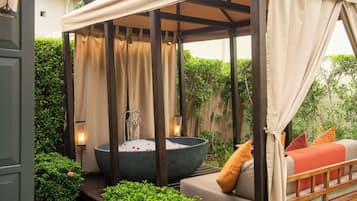 Roupas de cama premium, edredons de pluma, frigobar, cofres nos quartos