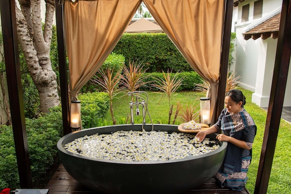 Suite, 1 King Bed (Heritage) | Premium bedding, down duvets, minibar, in-room safe