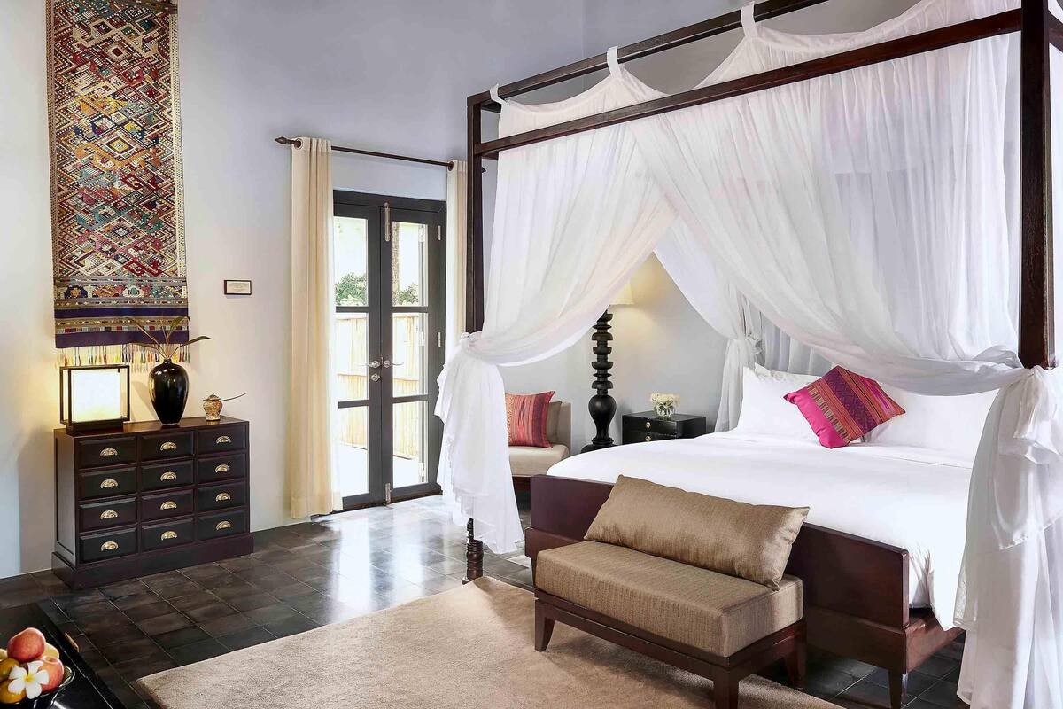 Suite, 1 King Bed (Heritage) | Premium bedding, down comforters, minibar, in-room safe
