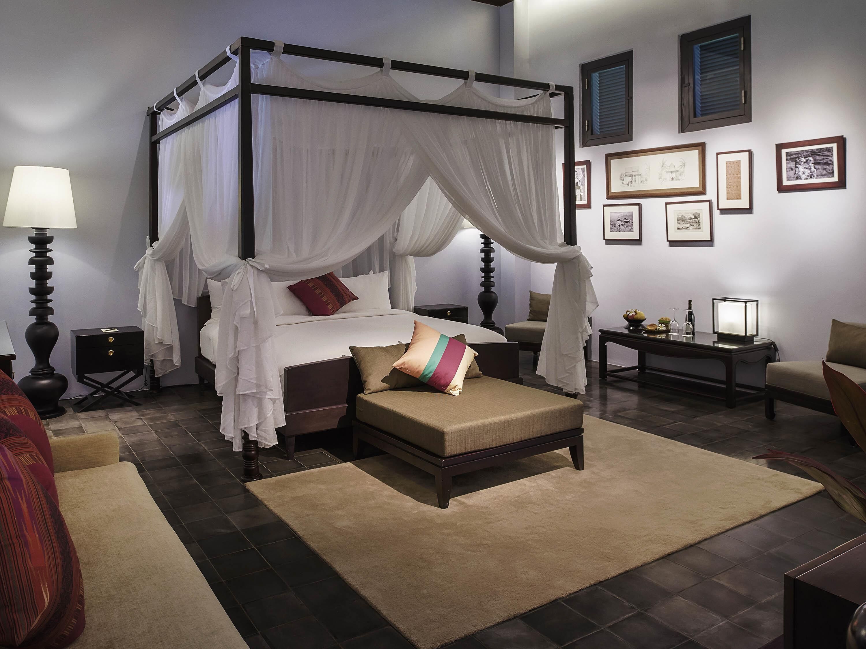 ห้องซิกเนเจอร์ (Governor's Residence) | เครื่องนอนระดับพรีเมียม, ผ้านวมขนเป็ด, มินิบาร์, ตู้นิรภัยในห้องพัก