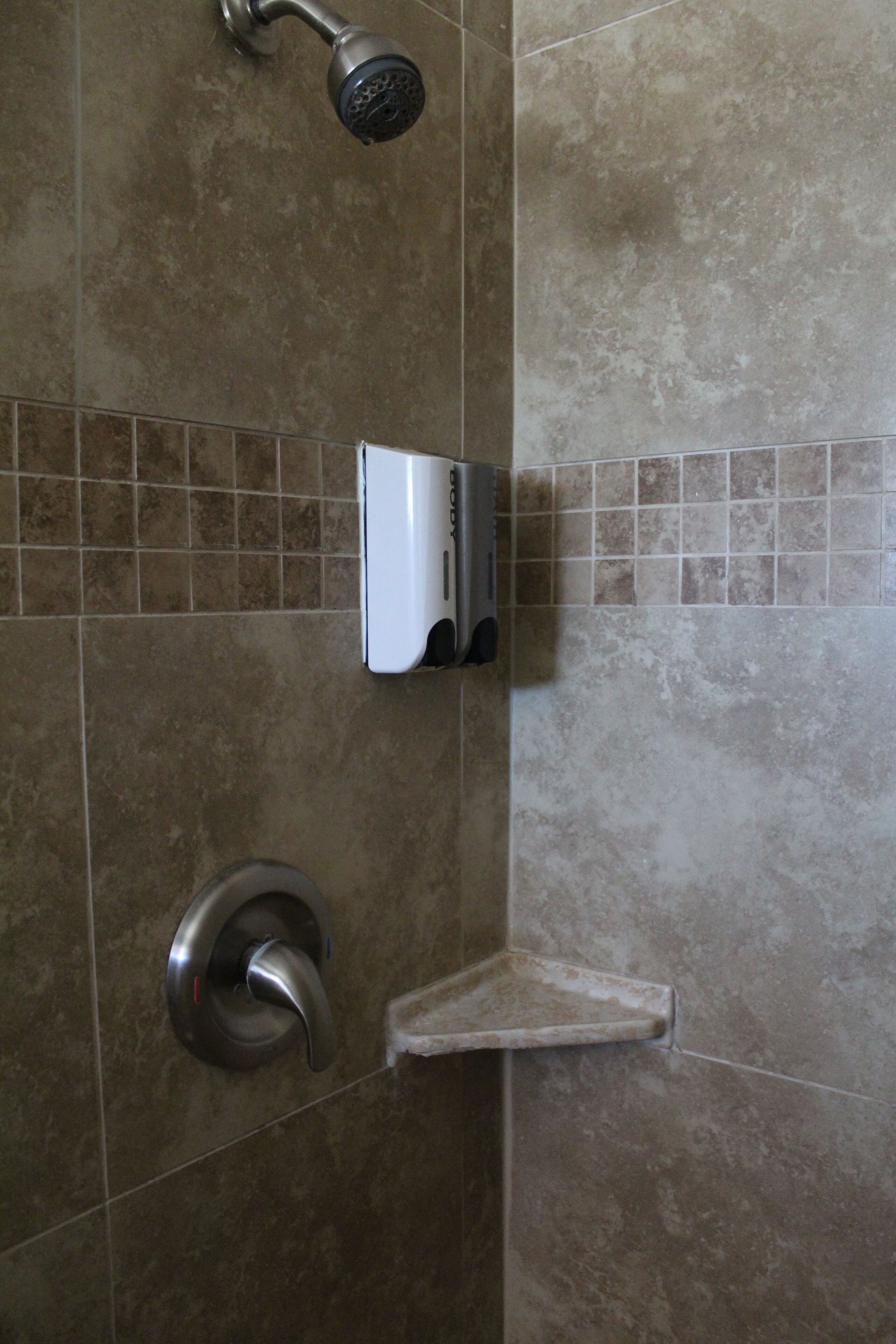 Budget Room, 1 Queen Bed, Non Smoking | Badezimmerausstattung | Kostenlose Toilettenartikel, Haartrockner, Handtücher, Seife